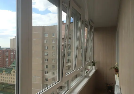 Теплое остекление лоджии с отделкой