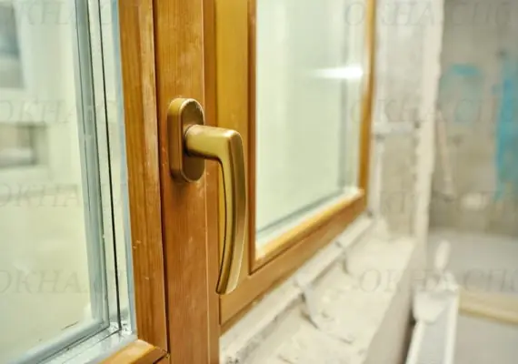 Деревянные окна на улице Мира 37