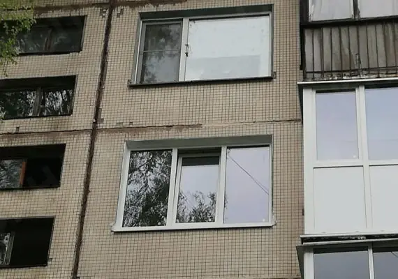 Остекление балкона и монтаж окон на Проспекте Культуры 21 к. 2