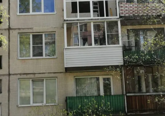Остекление балкона и монтаж окон на Проспекте Культуры 21 к. 2