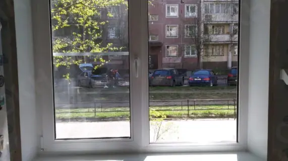 Установка окна на Комендантском 28 к 2