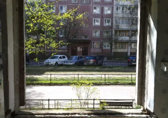 Установка окна на Комендантском 28 к 2