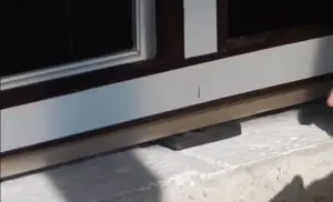 вставленные монтажные клинья